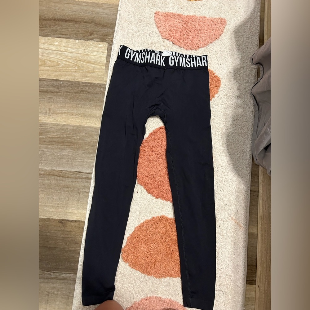 Bundle of 2 gym shark leggings size s grey and black